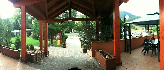 Alba Sporting Отель Рокка-ди-Меццо